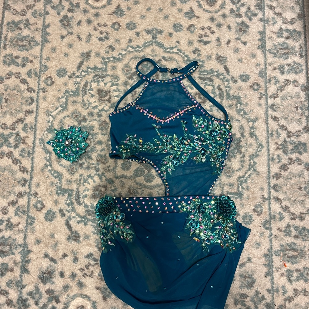 Elegant Teal Kids Costume with Floral Embellishments